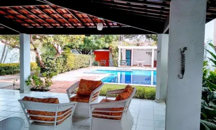 Casa a venda de 411m² em condomínio fechado com 4 quartos - Gruta de Lourdes