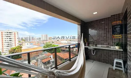 Apartamento á venda no bairro de Jatiuca com 3 quartos, 2 banheiros e 2 vagas