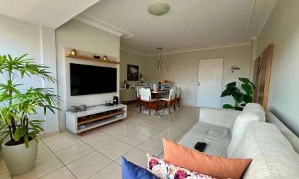 Apartamento a venda na Ponta Verde, 03 quartos sendo 1 suite por R$550.000,00