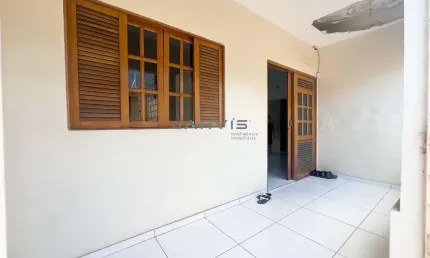 Casa 3/4 à venda, localizada no bairro do Farol - RS 850.000,00