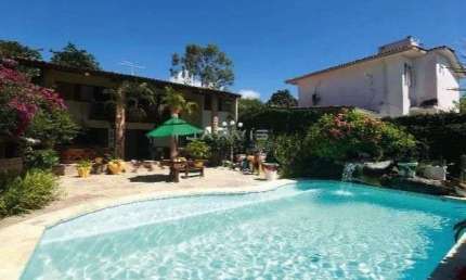 Casa com 4 quartos e jardim em Guaxuma Valor- R$ 2.100.000,00