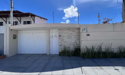 Casa com 4/4 à venda no bairro do Feitosa - R$ 700.000,00