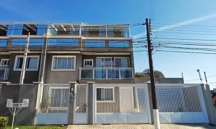 Sobrado tríplex - Bairro São Pedro - São José dos Pinhais - PR