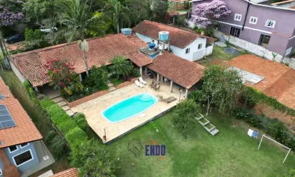 OPORTUNIDADE DE COMPRA - Chácara em condomínio fechado com Piscina e campo de futebol