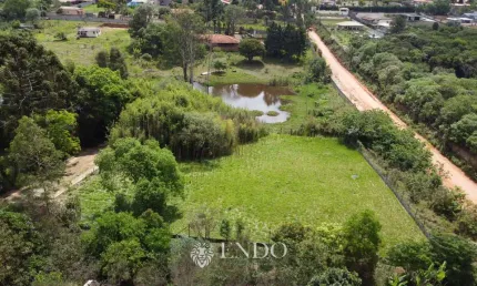 Terreno em Condomínio Fechado com fundo para o lago