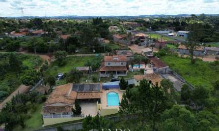 Linda chácara com 4 dorm. piscina e salão de festas e trio mineiro apenas 450 k