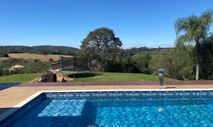 Linda chácara no condomínio Cocais com vista deslumbrante