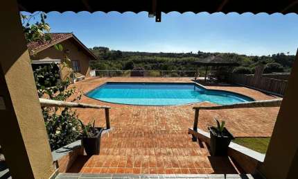 Lindo Sítio em condominio fechado estilo fazenda com lago lindo 7.500 m