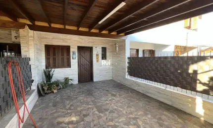 Casa Sobrado Mobiliado em Belém Novo, Porto Alegre - Churrasqueira, Closet, Ar Condicionado - Venda