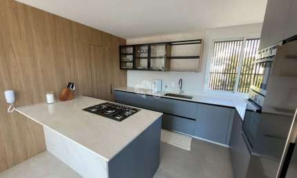 Apartamento Duplex  com duas suítes Semimobiliado à Venda no Bairro João Paulo, Florianópolis