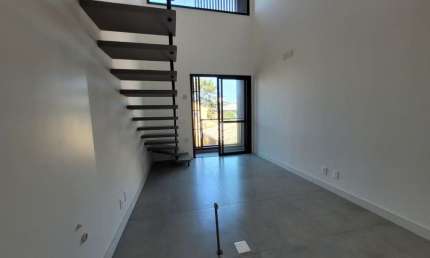 Loft duplex novo com 1 dormitórios sendo 1 suíte + banheiro