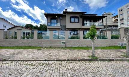 Casa com 3 quartos à venda na Colina Sorriso, Caxias do Sul  por R$ 1.990.000