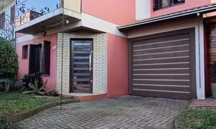 Casa com 3 quartos à venda no Kayser, Caxias do Sul  por R$ 870.000