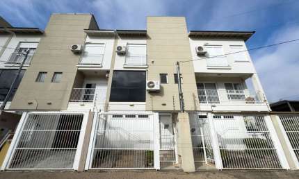 Casa com 2 quartos à venda na Nossa Senhora da Saúde, Caxias do Sul  por R$ 399.000