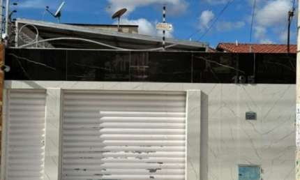 Casa para Venda em Fortaleza, Siqueira, 3 dormitórios, 1 suíte, 2 banheiros, 2 vagas