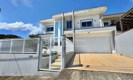 Casa com 3 quartos à venda na Rua Padre Antônio Nobrega n° 1061, Água Branca, São Francisco do Sul, 270 m2 por R$ 1.600.000