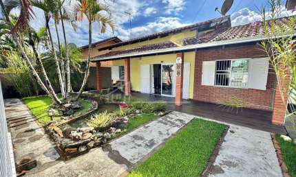 Casa com 3 quartos à venda na Rua Pequim 92, Itaguaçu, São Francisco do Sul