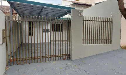 Casa à Venda no Jardim Europa com 3 quartos na Região Leste de Londrina