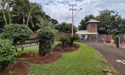 Casa à venda no Condomínio Estância Cabral com 3 quartos sendo 1 suíte em Londrina