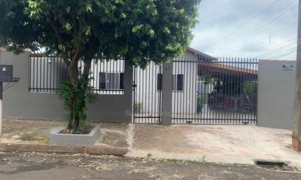 Casa à Venda com 3 dormitórios próximo da Avenida Saul Elkind