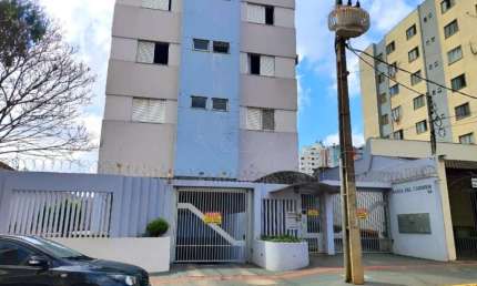 Apartamento à Venda no Edifício Maria Del Carmem em Londrina com 3 Quartos e Suíte