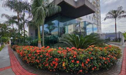 Apartamento para alugar no Edifício Jardim de Ester com 2 quartos, sendo 1 suíte, região central de Londrina