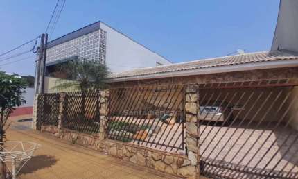 Casa Comercial com 5 Quartos para Alugar - Região Leste de Londrina