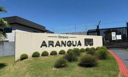 Casa à Venda e Aluguel no Condomínio Paysage Araguá com 3 suítes em Londrina