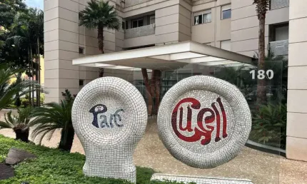 Apartamento à venda no Edifício Parc Guell com 3 suítes em Londrina