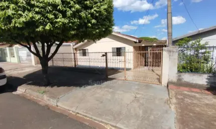 Casa à Venda na Região Norte de Londrina com Edícula