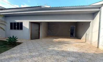 Casa na Região Leste com 3 Dormitórios Sendo 1 Suíte