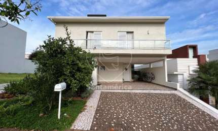 Casa à venda no Royal Forest contendo 4 suítes com armários e ar condicionado