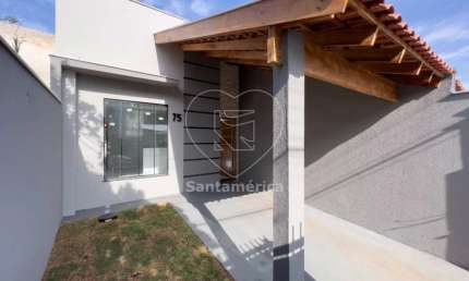 Casa com 2 dormitórios disponível na região Norte de Londrina.