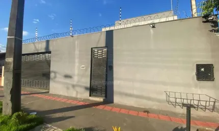 Casa à Venda no Jardim Igapó com 3 quartos, sendo 1 suíte em Londrina
