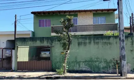 Casa à venda com 3 dormitórios sendo 1 suíte na região Oeste de Londrina