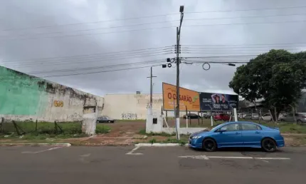 Terreno comercial à Venda com localização de Esquina com a Rua Guaporé no Centro