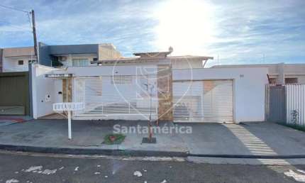 Casa à venda na região Sul próximo à Avenida Inglaterra