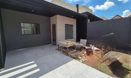 Casa nova para venda com 2 quartos no Jardim Strass, próxima da Avenida Saul Elkind