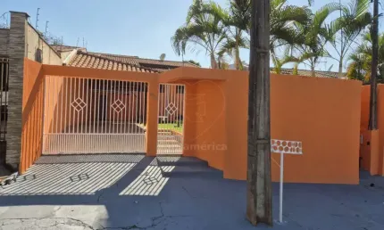 Casa à Venda e para Aluguel no Jardim das Palmeiras com 2 quartos em Londrina