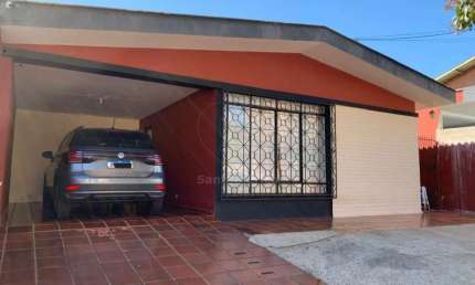 Casa à venda no bairro Vila Fujita com 3 quartos sendo 1 suíte na Região Central de Londrina