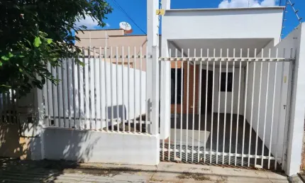 Casa à venda no jardim das palmeiras com 2 quartos - região norte