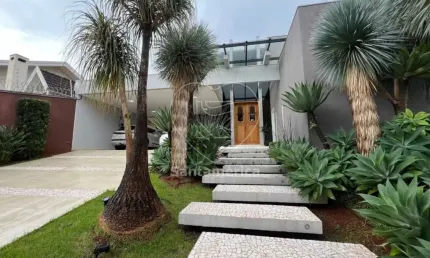 Casa Alto Padrão com 4 suítes  à venda no Bela Suíça