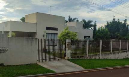 Casa à Venda no Condomínio Estância Cabral Cambé-PR