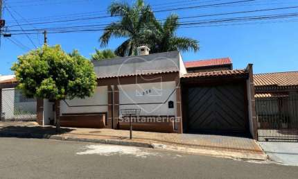 Casa com 285m² à venda próxima do Estádio do Café, no Jardim Coliseu
