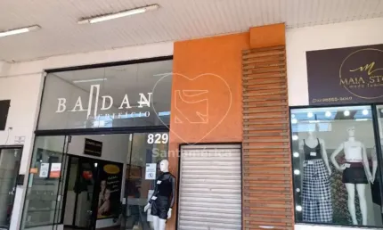 Apartamento à venda no Edifício Baldan próximo ao Calçadão no Centro de Londrina com 1 dormitório