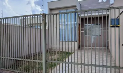 Casa à Venda na Região Norte de Londrina: 3 Dormitórios.