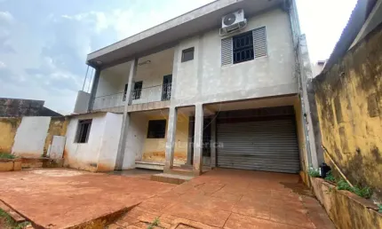 Casa para Locação e Venda na Região Oeste de Londrina com 4 Dormitórios sendo 3 Suítes