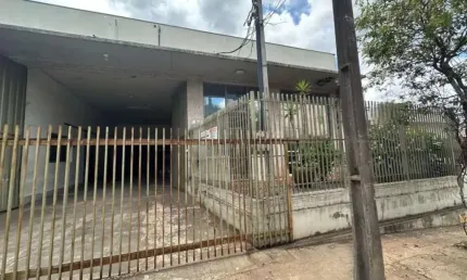 Barracão à Venda na Região Central com 823,56m² - Jardim Agari