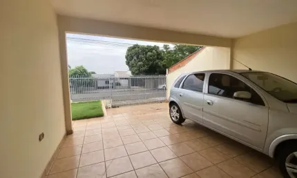 Casa ampla com 3 dormitórios 1 suíte à venda próxima à avenida robert koch