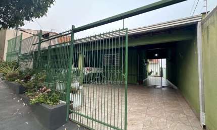 Casa à Venda com 3 Dormitórios no Jardim Império do Sol